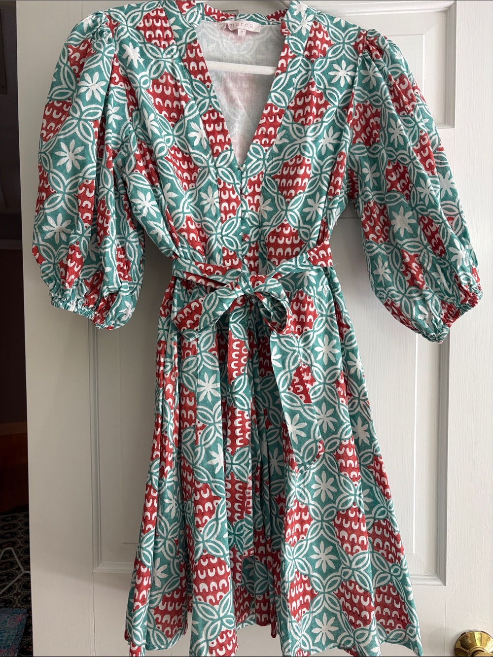 Printed Midi Dress with Puff Sleeves and tie waist. Green and rust color.